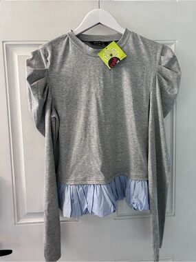 Gray Puff-Sleeve Long Sleeve Top with Light Blue Ruffle Hem